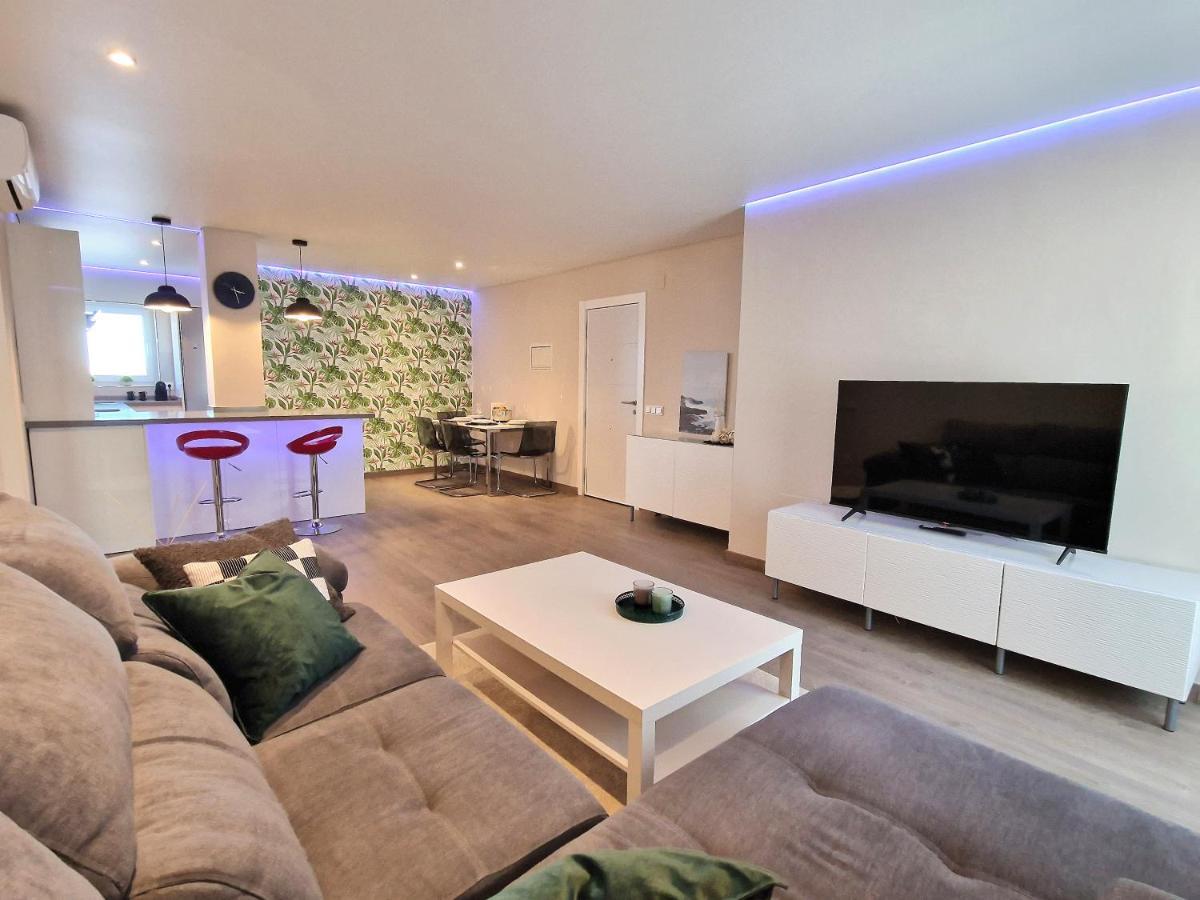 Emerald Apartment - Spacious Modern 2 Bedroom Бенальмадена Экстерьер фото
