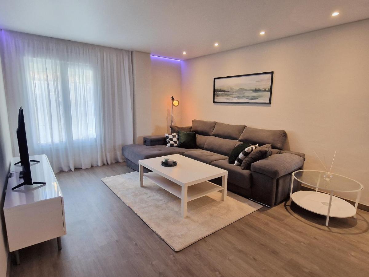 Emerald Apartment - Spacious Modern 2 Bedroom Бенальмадена Экстерьер фото